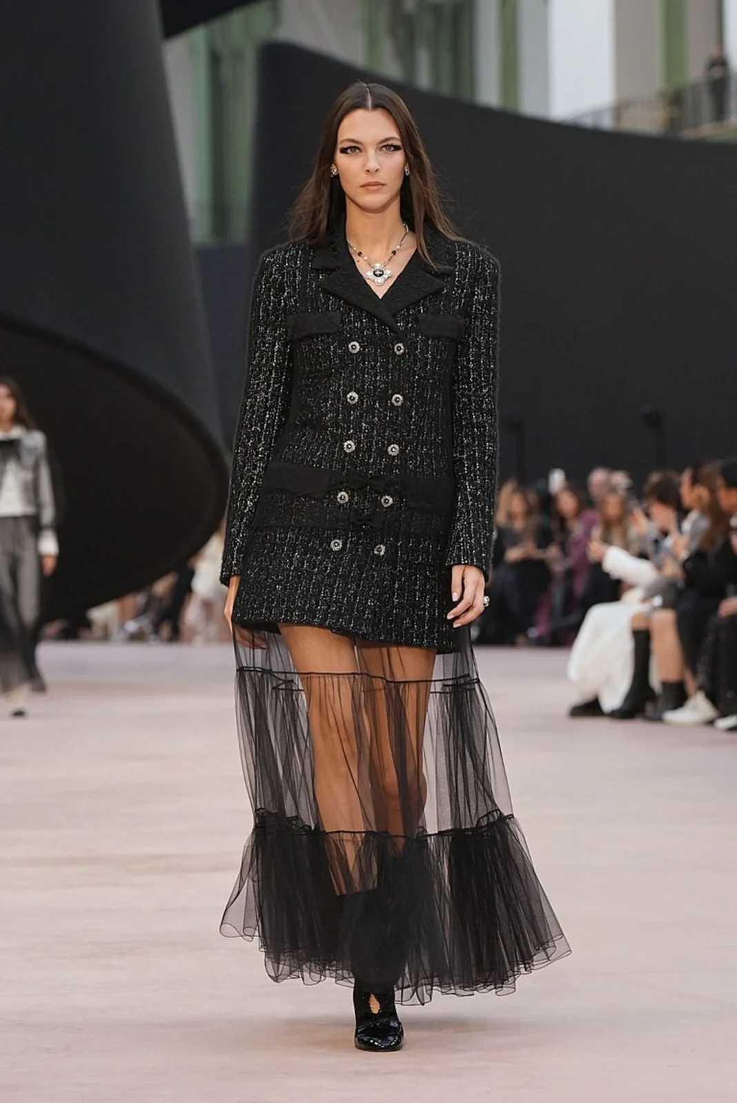 chanel-fall-winter-2025-26-runway-1