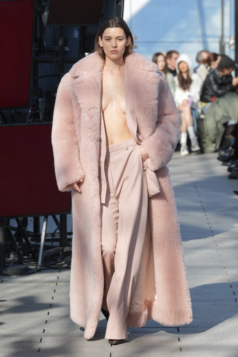 stella-mccartney-fall-winter-2024-25-1